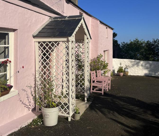 The Pink Cottage Upstairs Suite & Garden Summer Room Whitehead Exterior foto