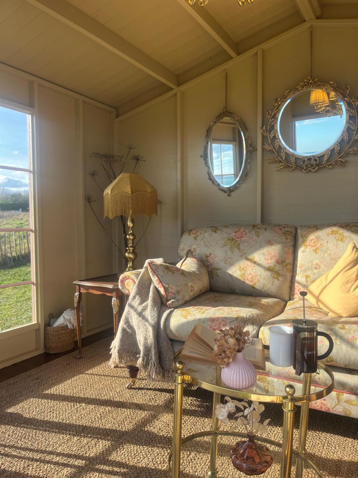 The Pink Cottage Upstairs Suite & Garden Summer Room Whitehead Exterior foto
