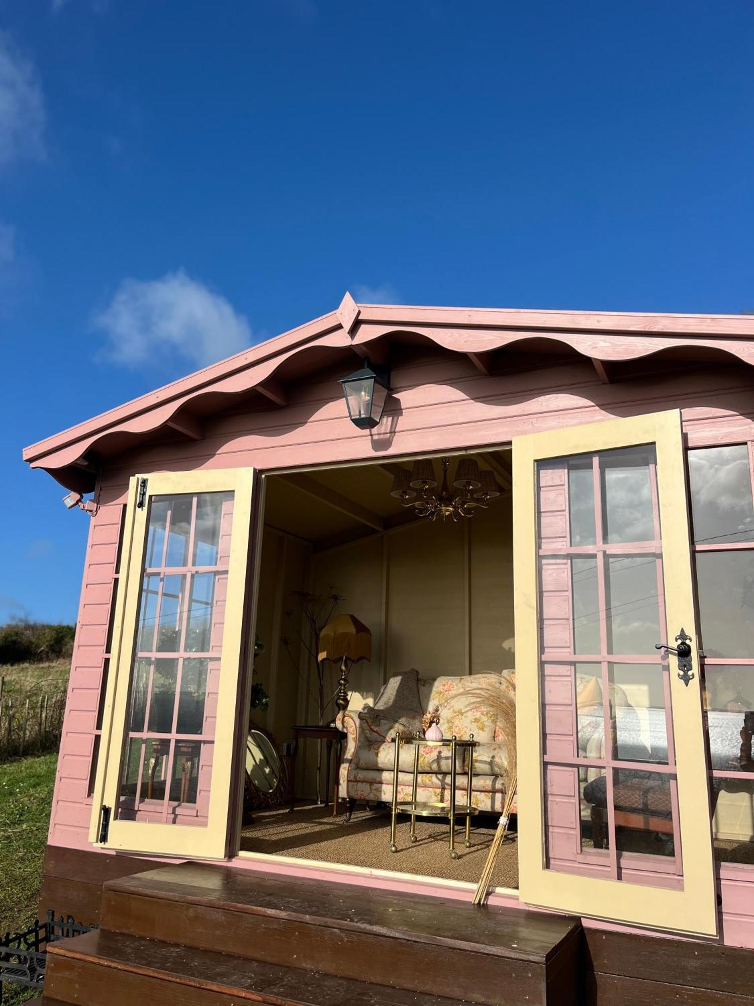 The Pink Cottage Upstairs Suite & Garden Summer Room Whitehead Exterior foto