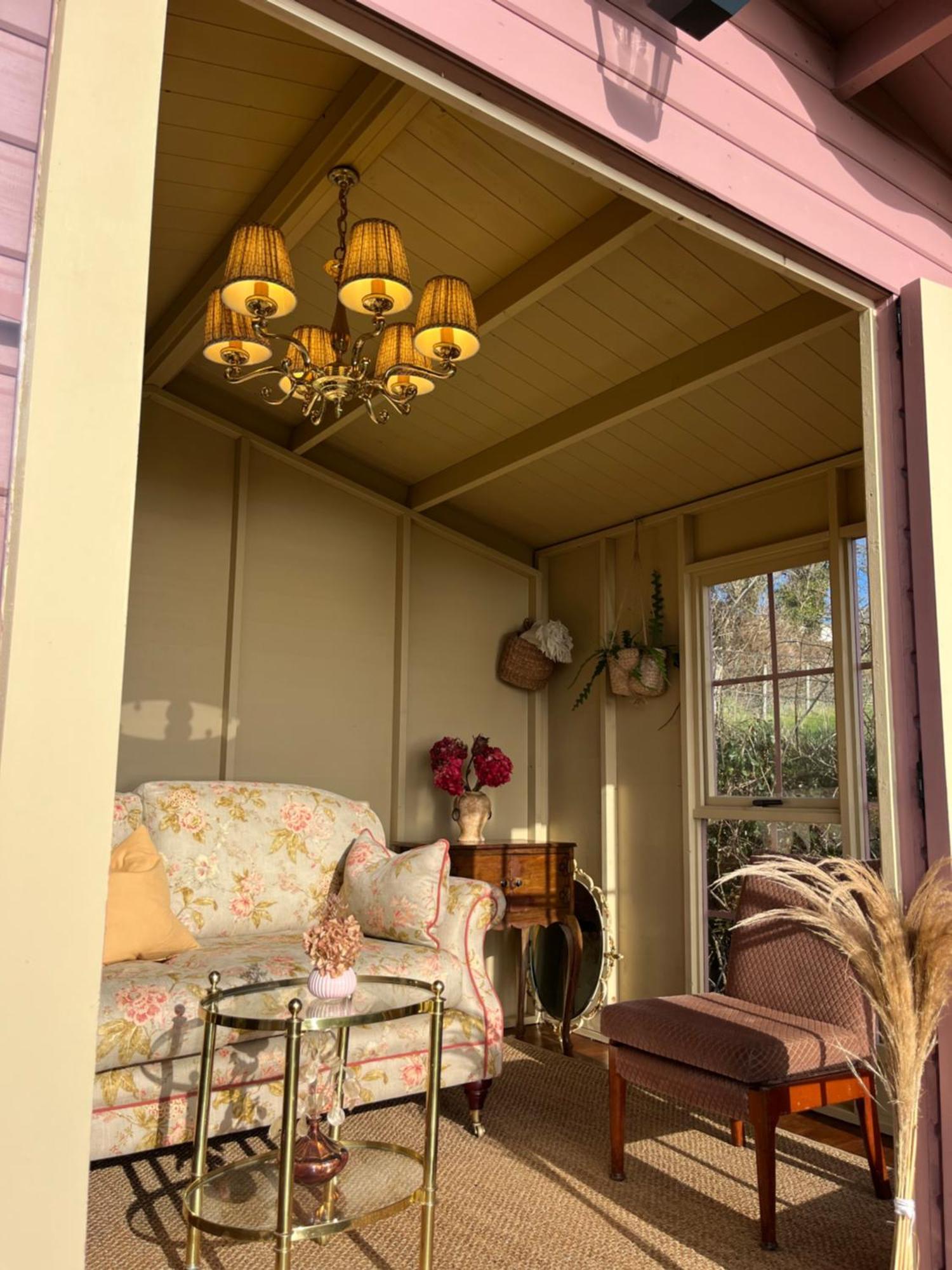 The Pink Cottage Upstairs Suite & Garden Summer Room Whitehead Exterior foto