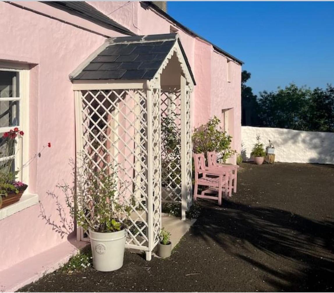 The Pink Cottage Upstairs Suite & Garden Summer Room Whitehead Exterior foto